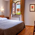 Fonda Merce Otel Llivia