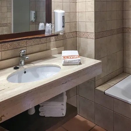 Fonda Merce Hotell Llivia