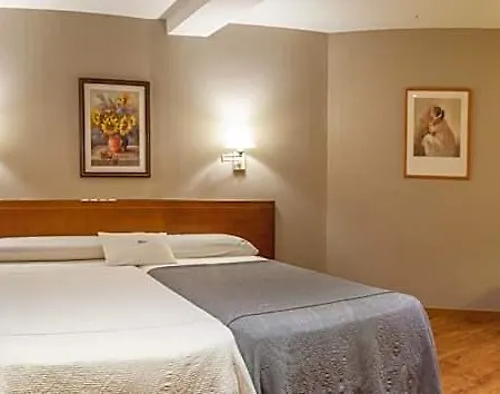 Fonda Merce 3* Llivia