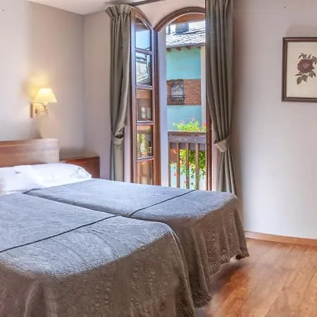 Hotell Fonda Merce Llivia